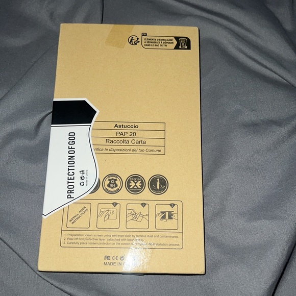 iPhone 12 Pro NEW 3-pack glass screen protector - Picture 2 of 2